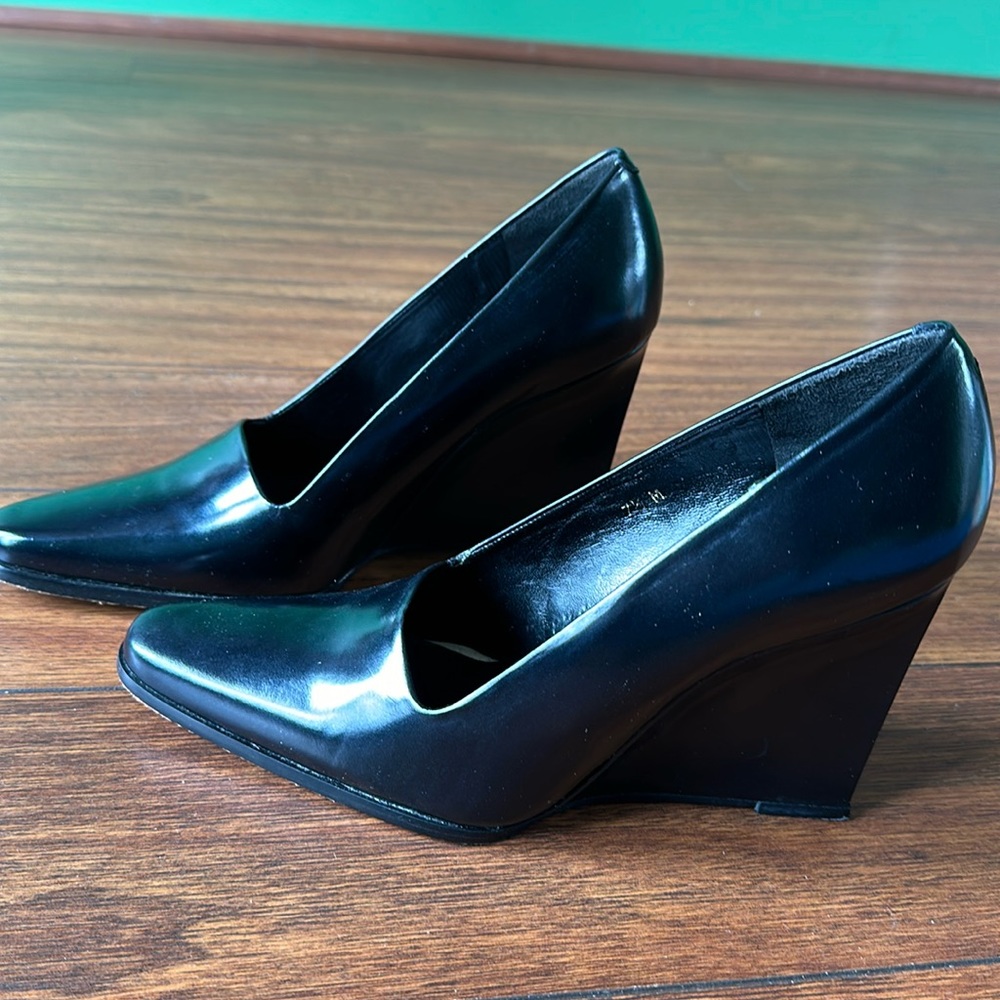 👠👠Calvin Klein Black Wedge Shoes..Made in Spain👠👠